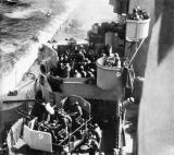 ww2/pacific/16 - Kamikaze about to hit USS MISSOURI.jpg